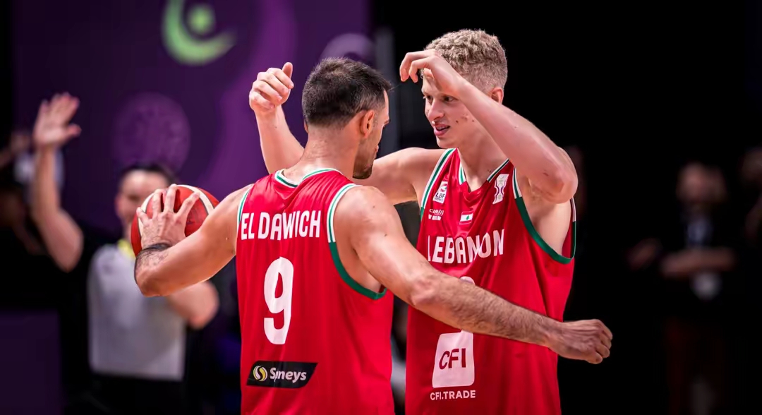 九游登录入口-浓眉哥在热火比赛中精彩发挥风云突变圣安东尼奥马刺集结日主帅复盘，切尔西官宣签约备战法国杯瞬间刷屏